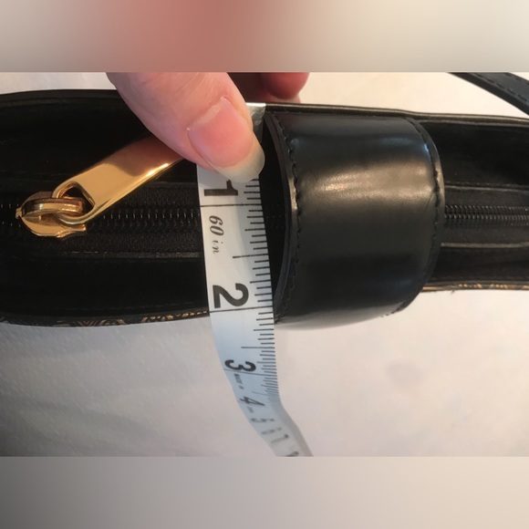 Calja Italian Artistic Leather Crossbody Handbag with Elegant Embossed Pattern - Picture 13 of 14